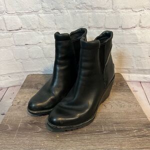 Sorel After Hours Chelsea Boot size 9